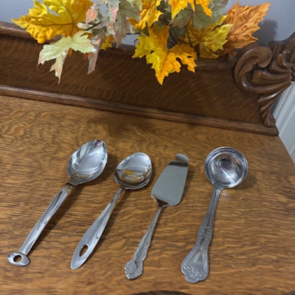 4 Serving Utensils (2 Large Spoons, 1 Pie Server and 1 Soup Ladle)